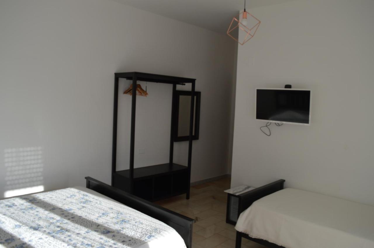 B&B Tra Mare E Marmo Marina Di Carrara Exterior foto