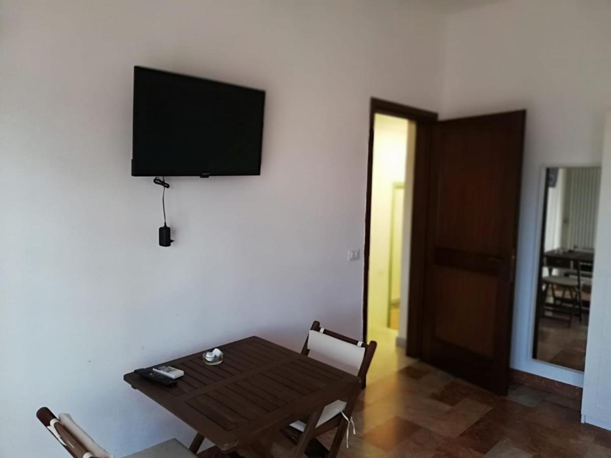 B&B Tra Mare E Marmo Marina Di Carrara Exterior foto