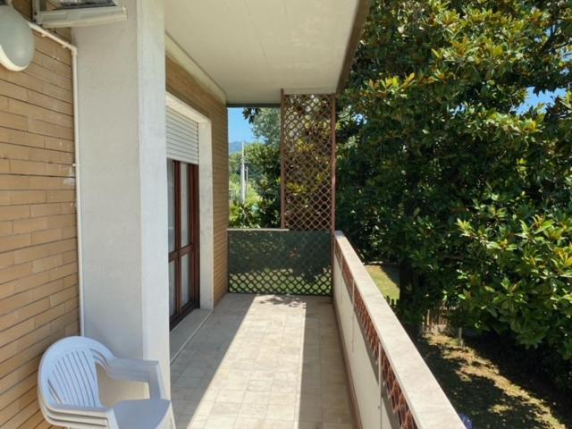 B&B Tra Mare E Marmo Marina Di Carrara Exterior foto