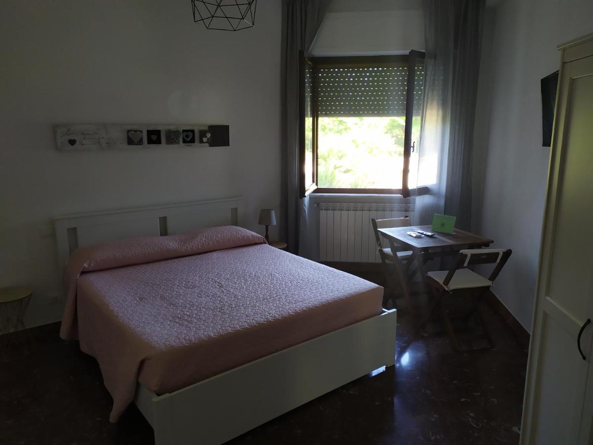 B&B Tra Mare E Marmo Marina Di Carrara Exterior foto