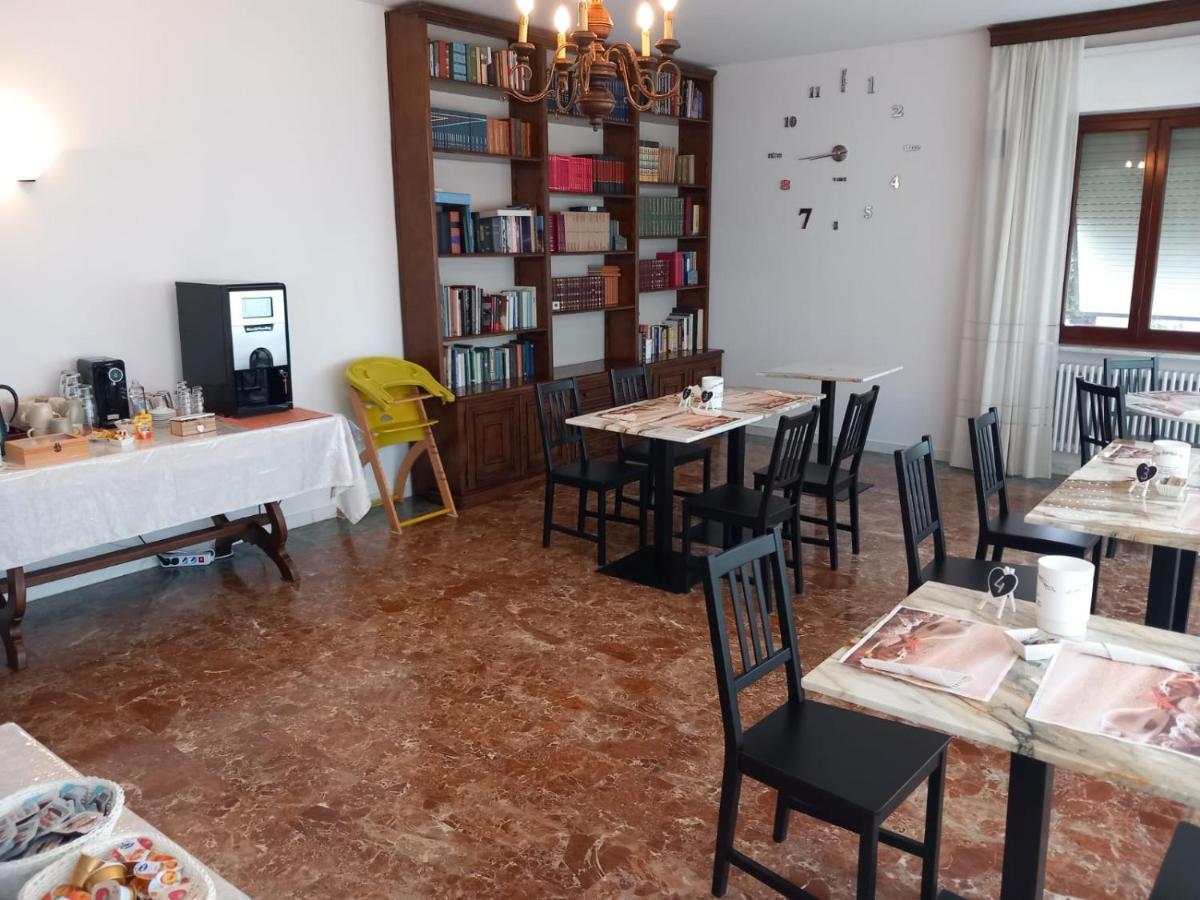 B&B Tra Mare E Marmo Marina Di Carrara Exterior foto